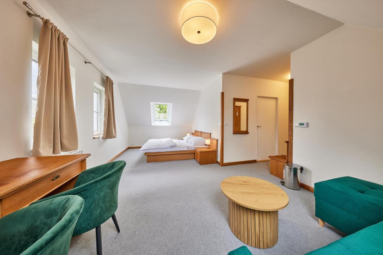 Hotel Auri Rudník Extérieur photo