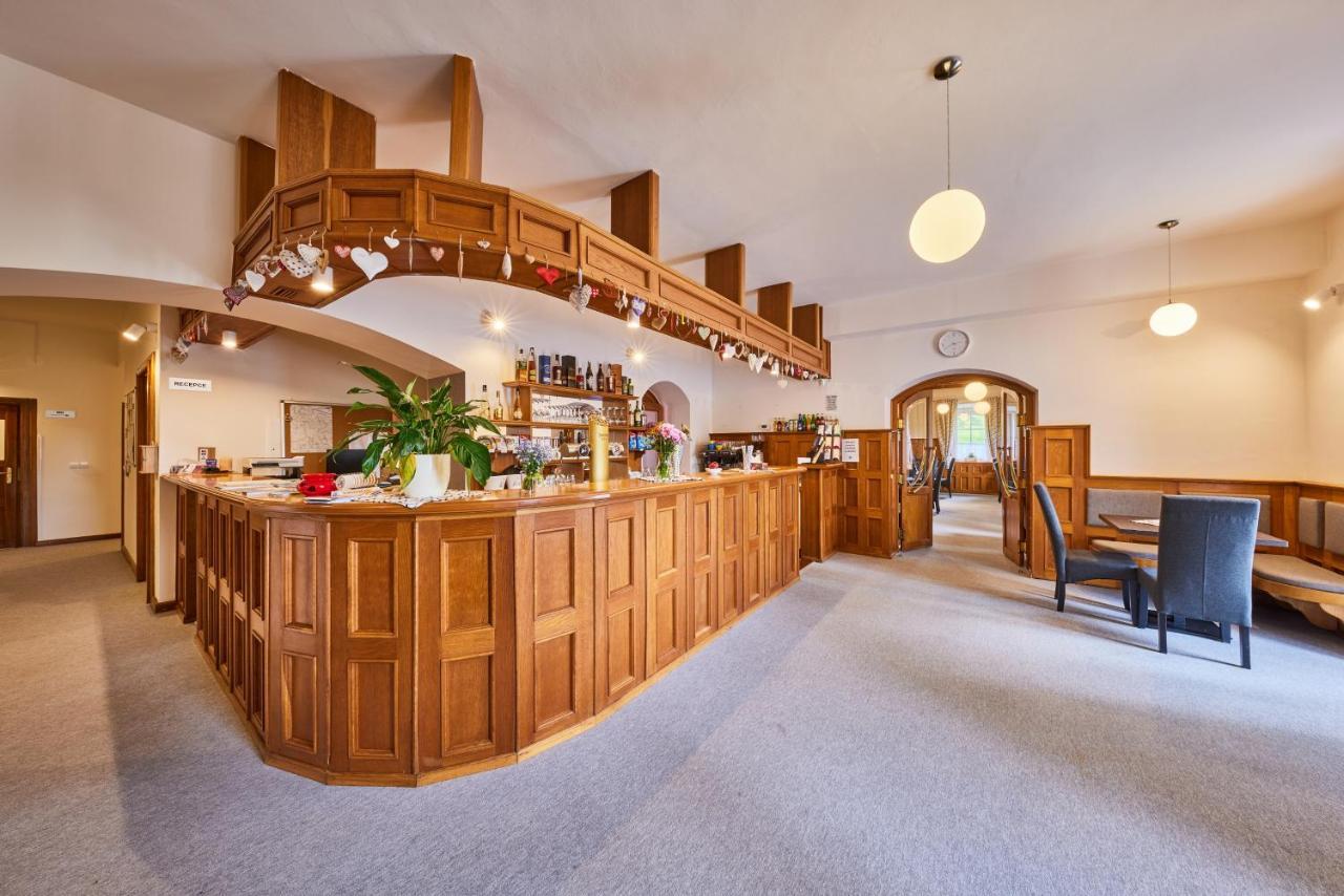 Hotel Auri Rudník Extérieur photo